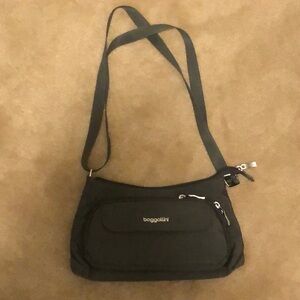 Baggallini black/dark grey purple lining carry-everything crossbody bag NWOT